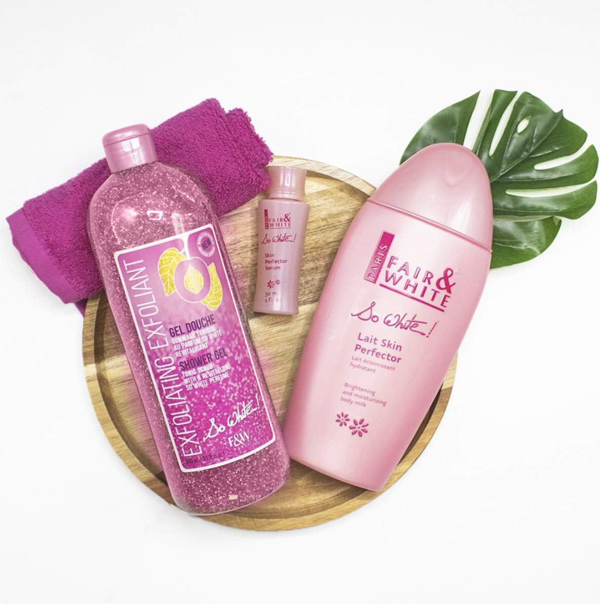 Juste et blanc, si blanc ! Gel Douche Exfoliant Gommage Tonique - 940 ml 